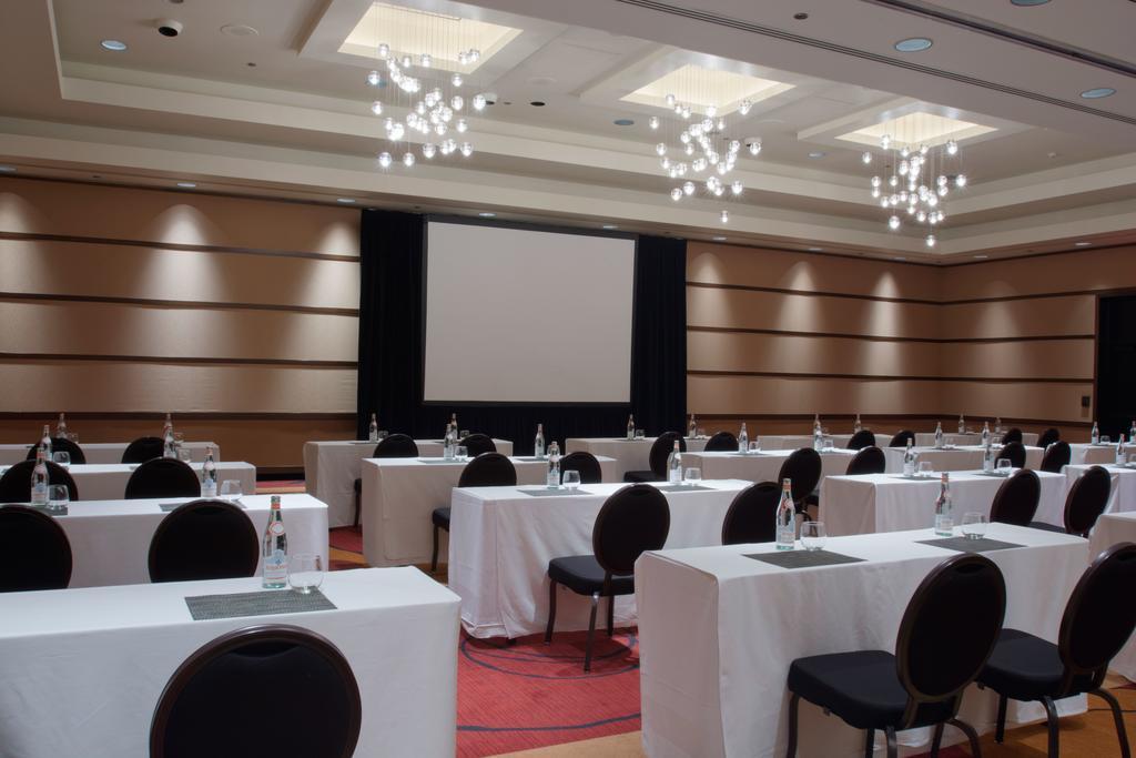 Hotel Murano Tacoma Eksteriør billede A meeting room