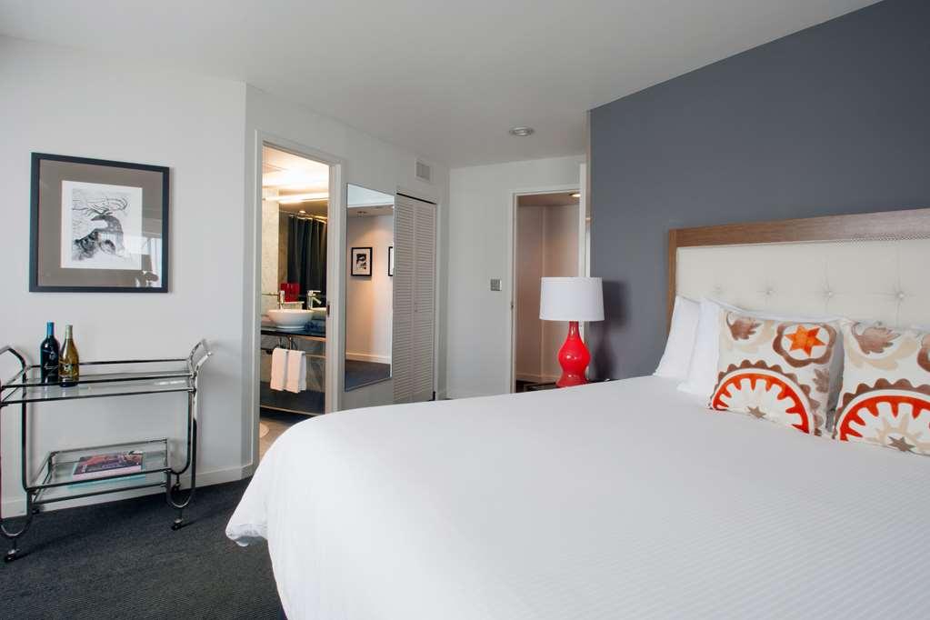 Hotel Murano Tacoma Værelse billede A guest room at the Hotel Commonwealth